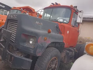 Foreign Used 24 Valve R Model Mack Tractor Head.