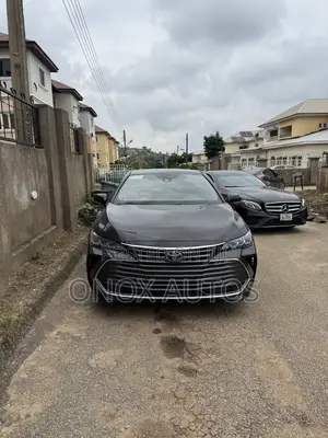 Toyota Avalon XLE FWD Sedan (3.5L V6 8A) 2019 Black