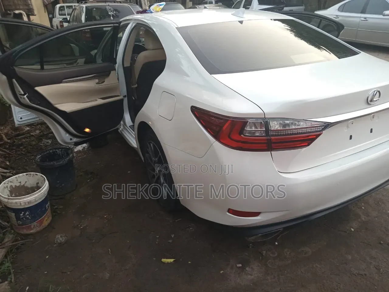 Lexus ES 2016 White