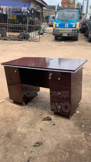 Execptionar 1.4 Standard Office Table