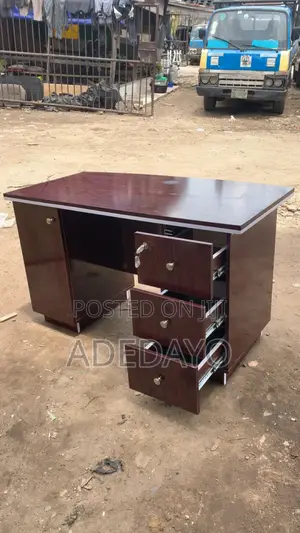 Execptionar 1.4 Standard Office Table