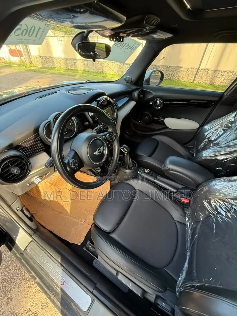 Mini Cooper 2018 Gray