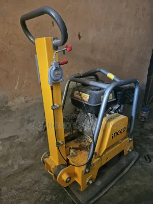 INGCO Reversible Plate Compactor C160kg
