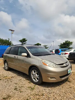 Toyota Sienna 2007 Gold