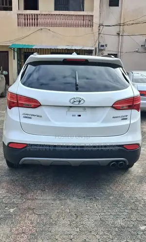Hyundai Santa Fe 2016 White