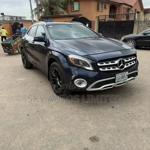 Mercedes-Benz GLA 250 2018 Blue