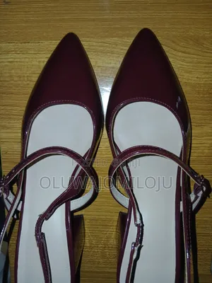 Fashionable Elegant Pointed Burgundy Block Heels