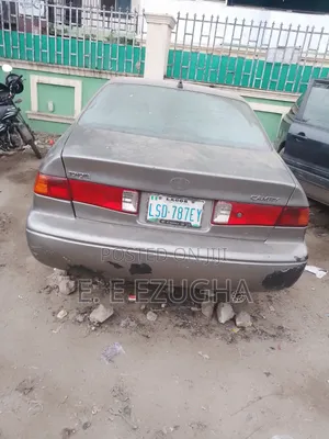 Toyota Camry 2000 Gray