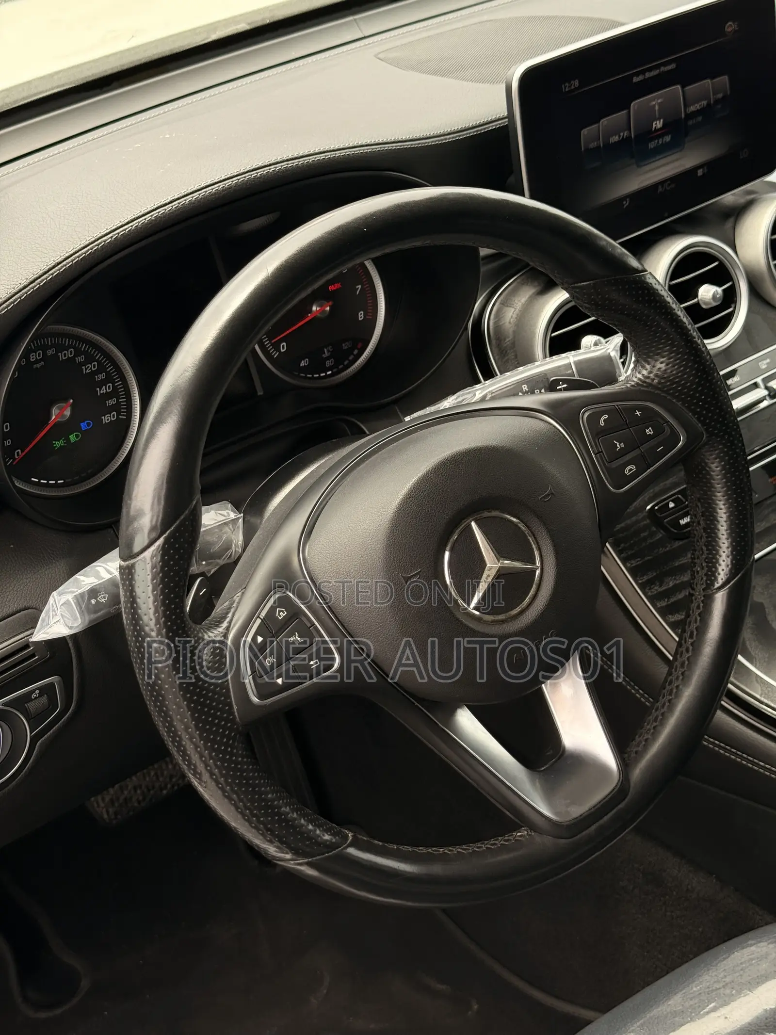 Mercedes-Benz GLC-Class 2017 White