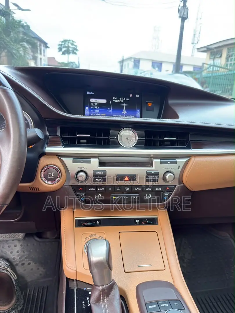 Lexus ES 2016 Black