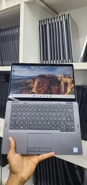 Laptop Dell Latitude 5300 2-in-1 16GB Intel Core i7 SSD 512GB