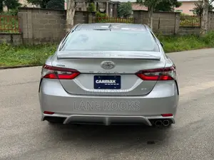 Toyota Camry SE 2023 Gray