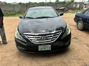 Hyundai Sonata Limited 2.0T Sedan (2.0L 4cyl 6A) 2012 Black