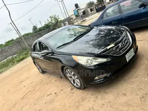 Hyundai Sonata Limited 2.0T Sedan (2.0L 4cyl 6A) 2012 Black