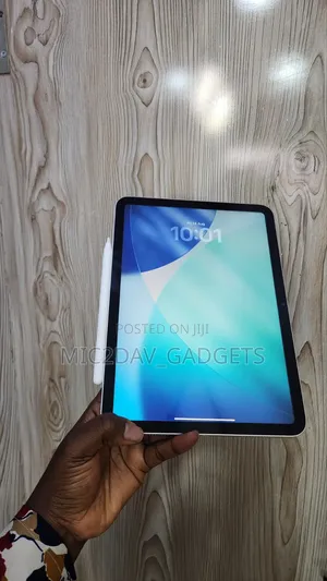 Apple iPad (2025) 128 GB Silver