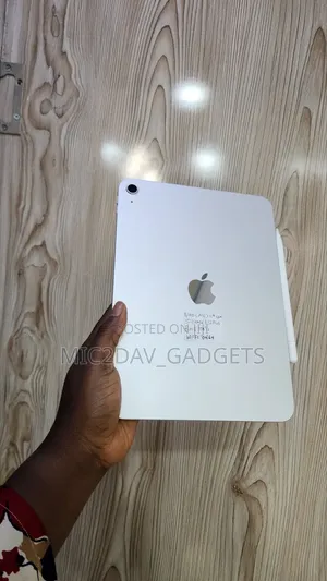 Apple iPad (2025) 128 GB Silver