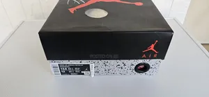 Air Jordan 4 Retro Bred Off White.