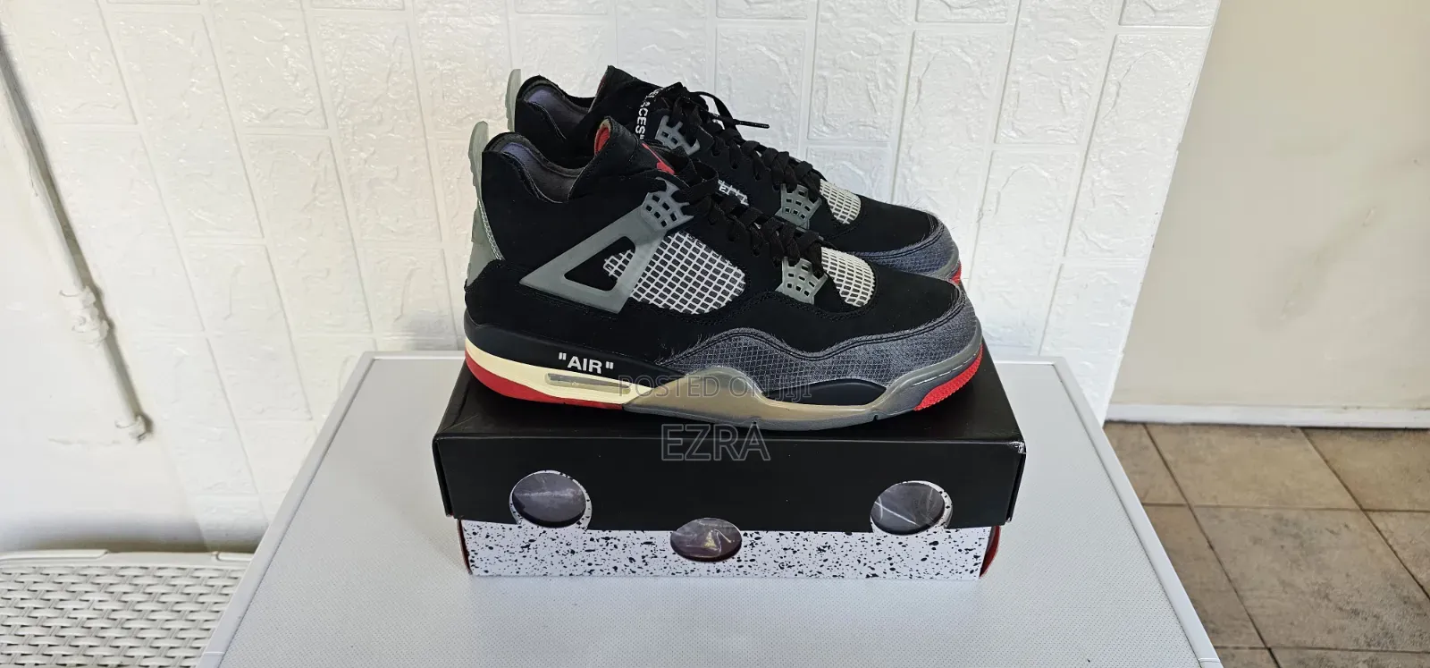 Air Jordan 4 Retro Bred Off White.