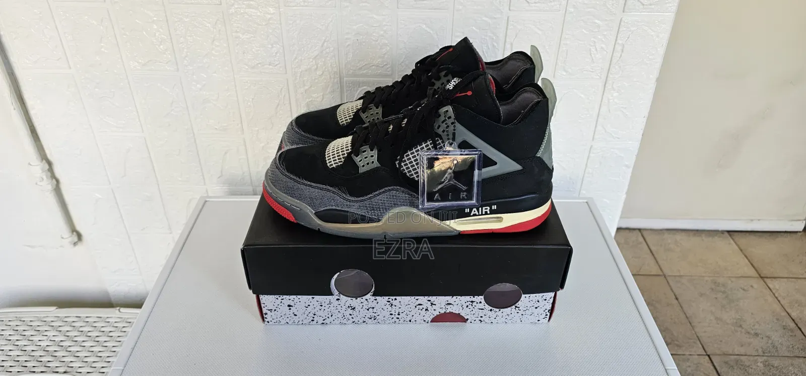 Air Jordan 4 Retro Bred Off White.