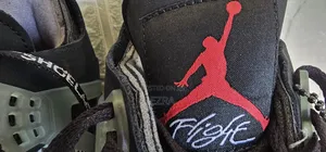 Air Jordan 4 Retro Bred Off White.