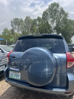 Toyota RAV4 V6 4x4 2006 Blue