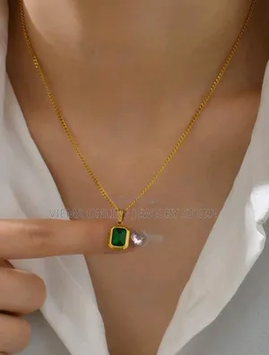 1pc Vintage Stainless Steel Green Stone Necklace