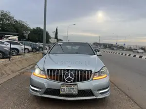 Mercedes-Benz C300 Sport 4Matic Sedan AWD (3.5L 6cyl 7A) 2013 Blue