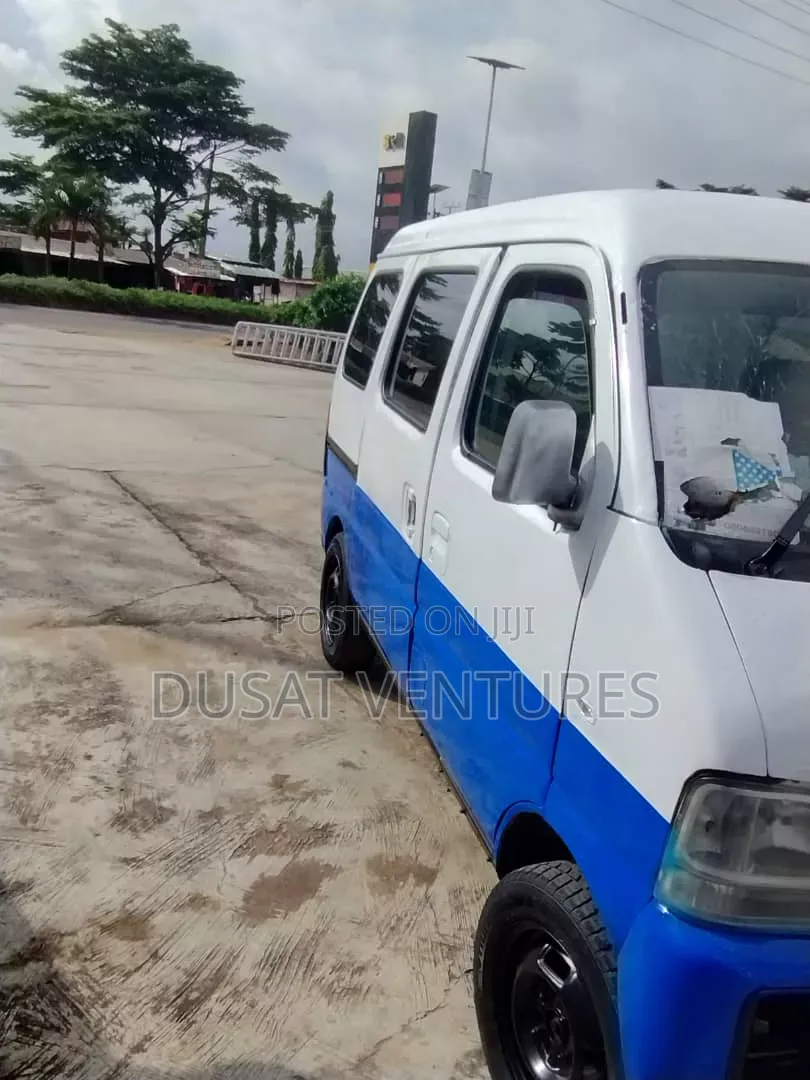 Suzuki Every 2005 White