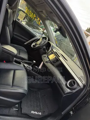 Toyota RAV4 Limited AWD (2.5L 4cyl 6A) 2017 Black