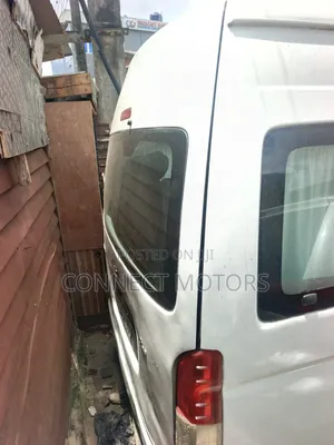 Toyota HiAce 2011 White