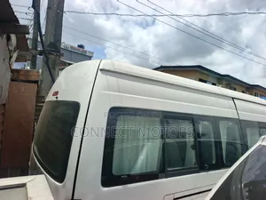 Toyota HiAce 2011 White