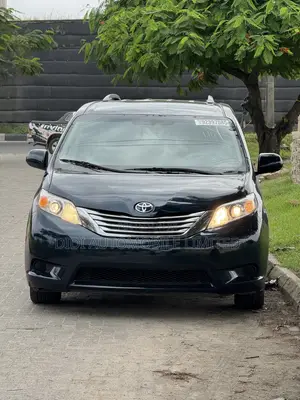 Toyota Sienna LE 7 Passenger 2011 Blue