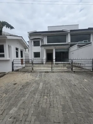 Commercial Building Off Admiralty Way Facing the Road. Pay N Move In.