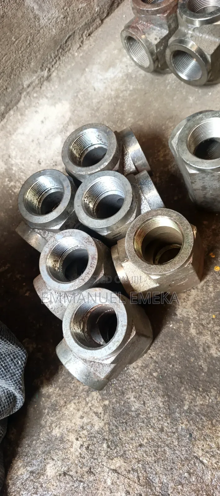 11⁄2 Steel Threaded or Socket-Weld Tee Pipe