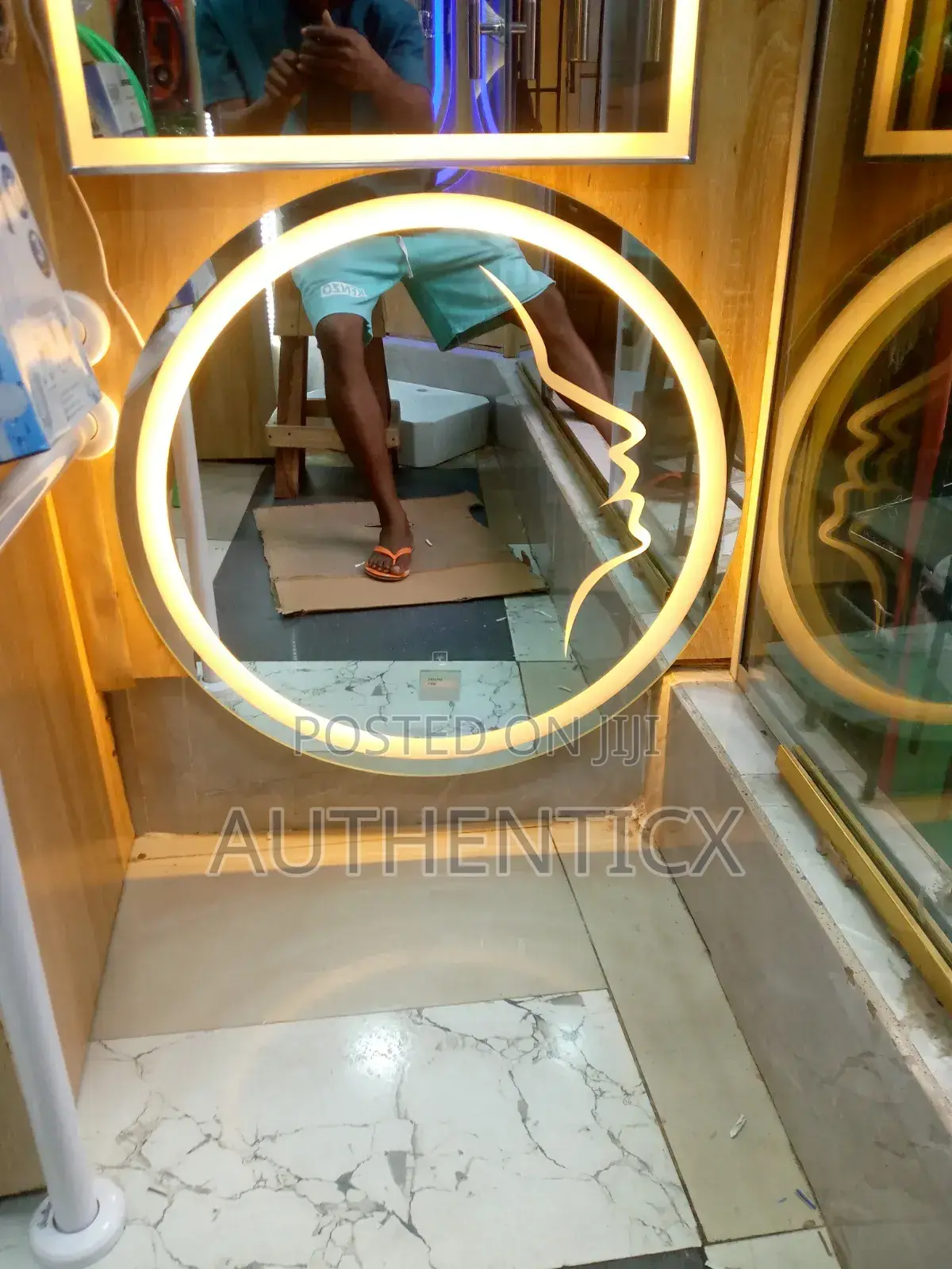 Light Mirror