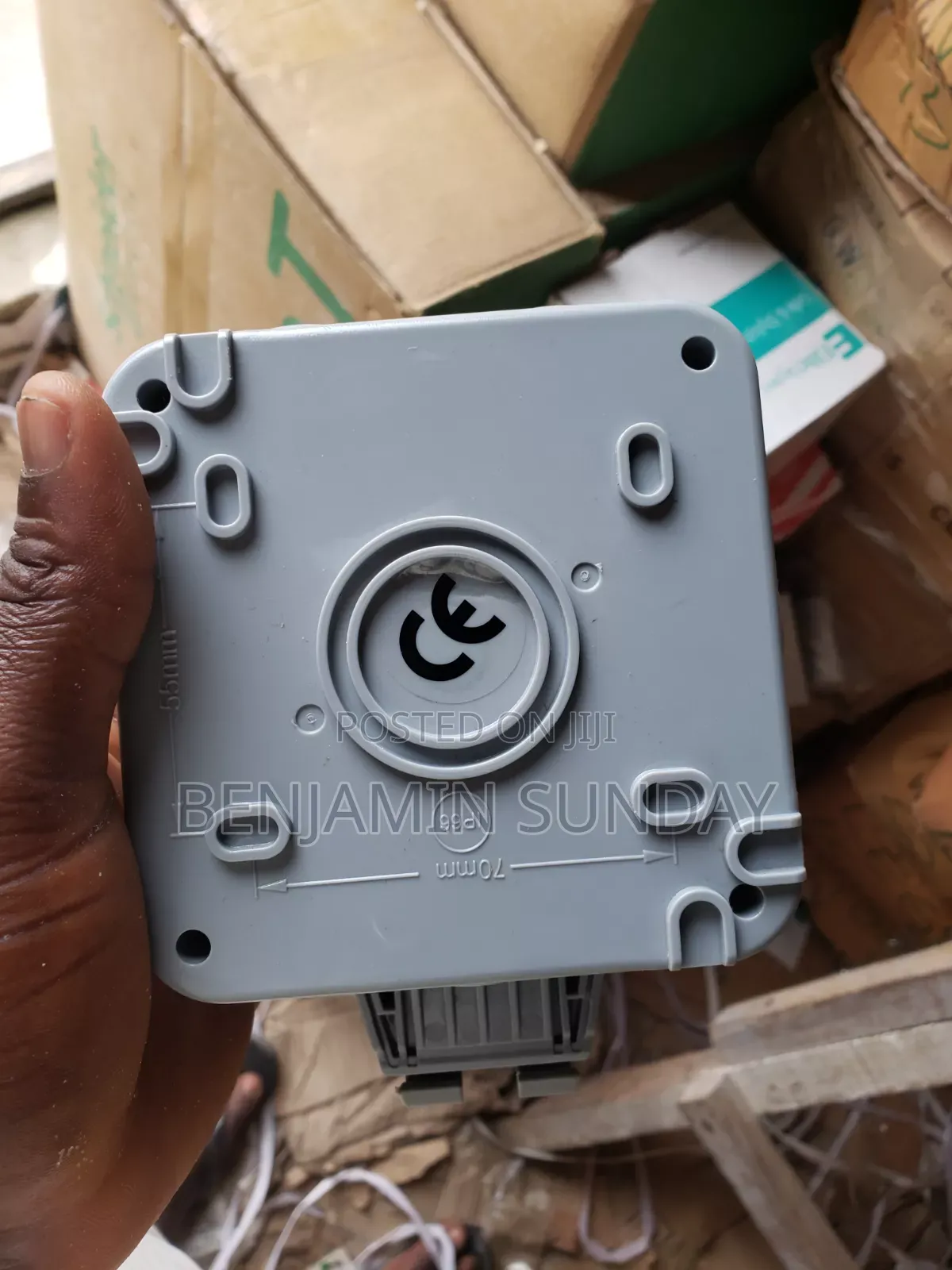 13single Weatherproof Socket Outdoor Socket