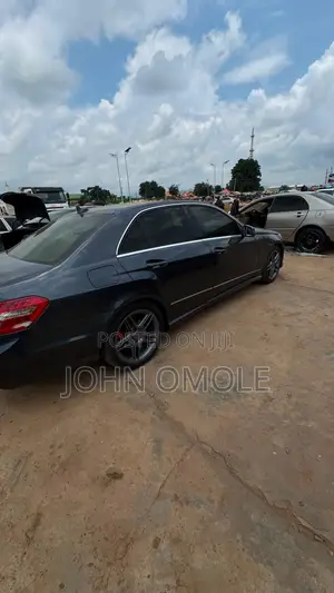 Mercedes-Benz E350 Base 4Matic Sedan AWD (3.5L 6cyl 7A) 2013 Gray