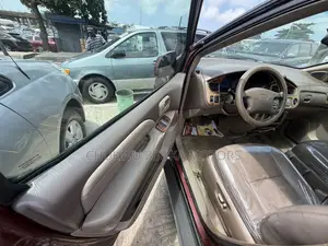 Toyota Sienna XLE 2002 Red