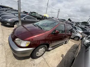 Toyota Sienna XLE 2002 Red