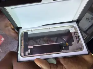 iPhone 17 Pro Max Screen Available