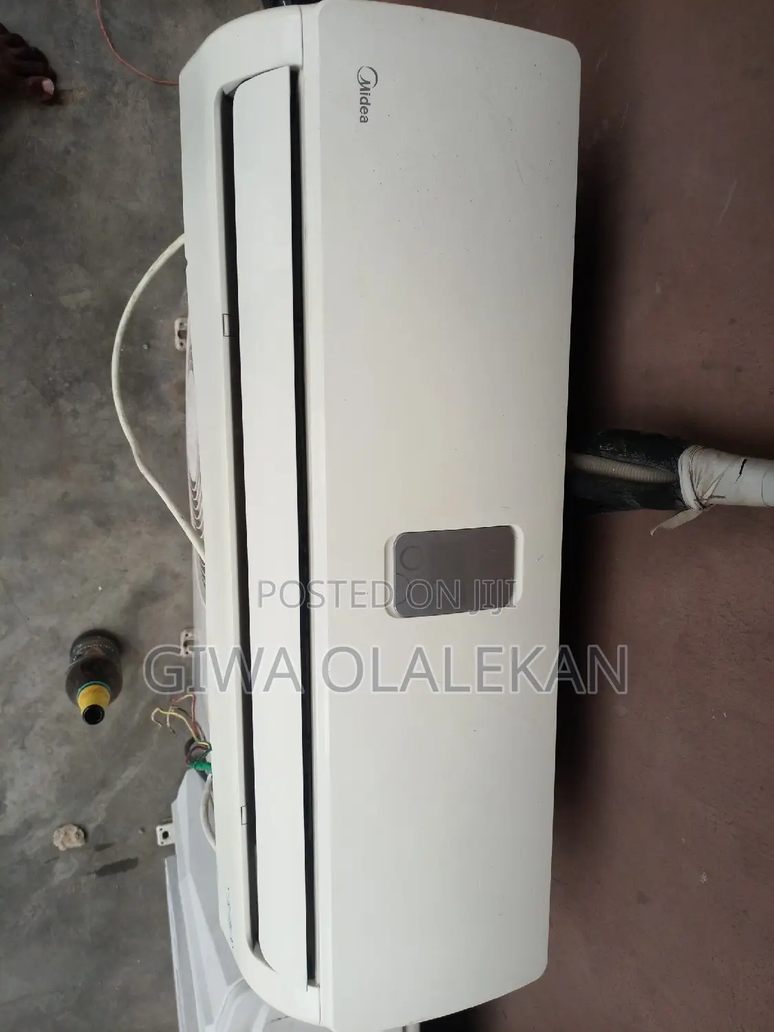 A 6 Month Old Midea Split Unit for Sale