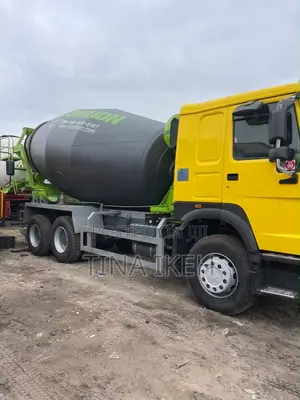 Howo SinoTruck With Mixer