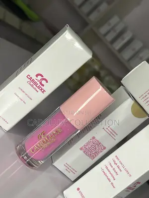 Caroluxe Blush Pink Lip Gloss – High Shine Hydrating Lip Gloss