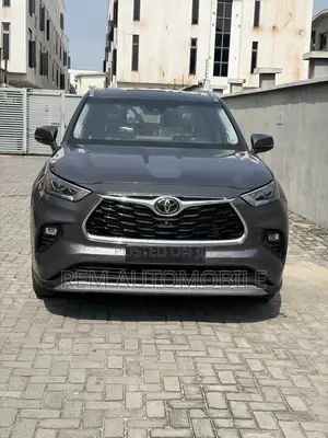Toyota Highlander 2022 Gray