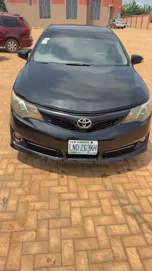 Toyota Camry SE 4dr Sedan (2.5L 4cyl 6A) 2012 Black