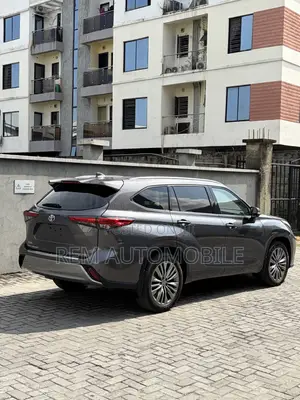 Toyota Highlander 2022 Gray