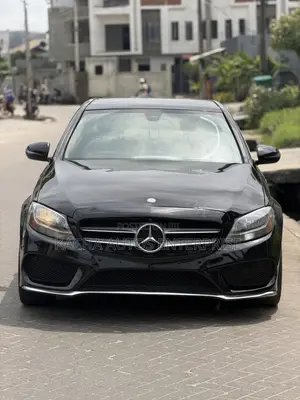 Mercedes-Benz C300 2017 Black