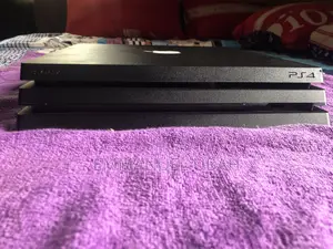 Ps4 Pro + 2 Pads 9 Games