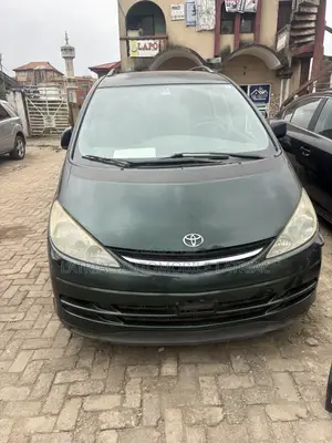 Toyota Previa 2.0 D-4D 2005 Green