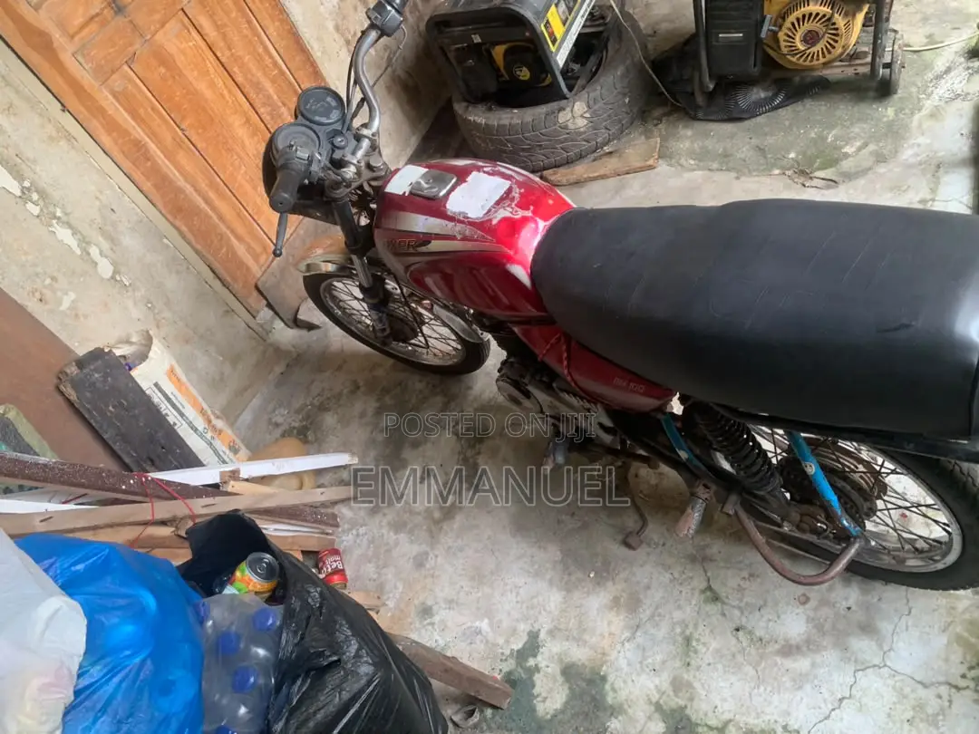 Bajaj Boxer 2010 Red